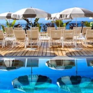 Фотографии гостиницы
Grand Hotel Des Sablettes Plage, Curio Collection By Hilton