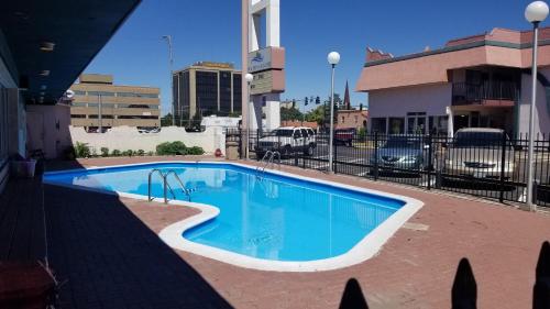 Фотография гостиницы Santa Fe Inn - Pueblo