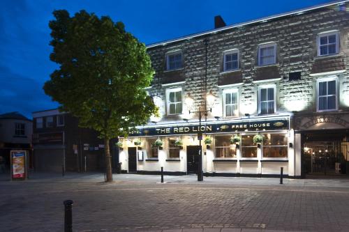 Фотография гостиницы The Red Lion Wetherspoon