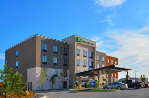 Фотография гостиницы Holiday Inn Express & Suites Oklahoma City Mid - Arpt Area, an IHG Hotel