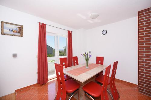 Фотография гостевого дома Apartments with a parking space Petrcane, Zadar - 6101