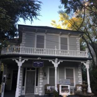 Фотографии мини отеля
Broad Street Inn