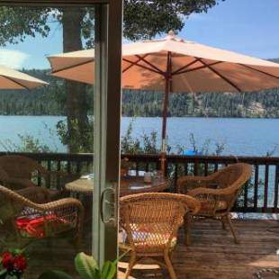 Фотографии гостевого дома
Lake Front Family Home at Donner