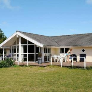 Фотографии гостевого дома
Four-Bedroom Holiday home in Ringkøbing 9