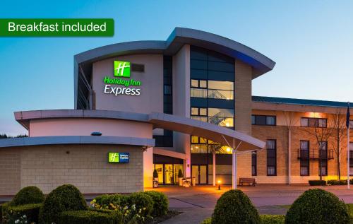 Фотография гостиницы Holiday Inn Express Northampton - South, an IHG Hotel