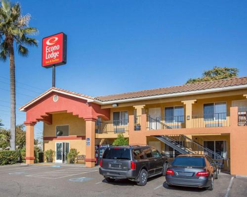 Фотография гостиницы Econo Lodge Inn & Suites Lodi - Wine Country Area