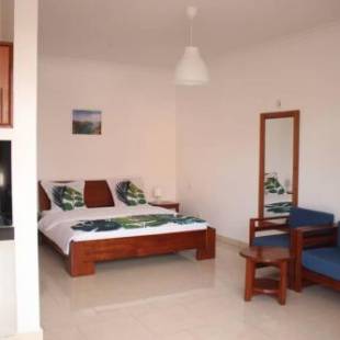 Фотографии гостиницы 
            Hôtel Maisons-Sifa