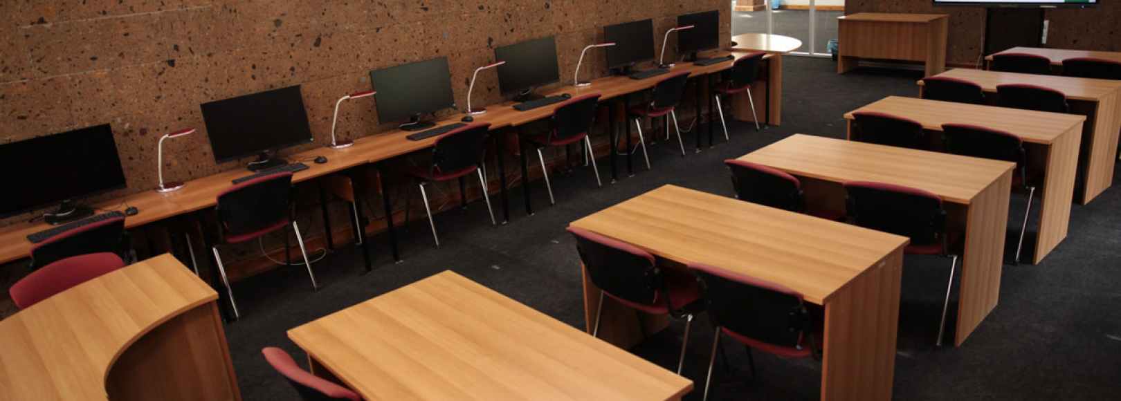 Фотография конференц-зала Красный зал Донской государственной публичной библиотеки