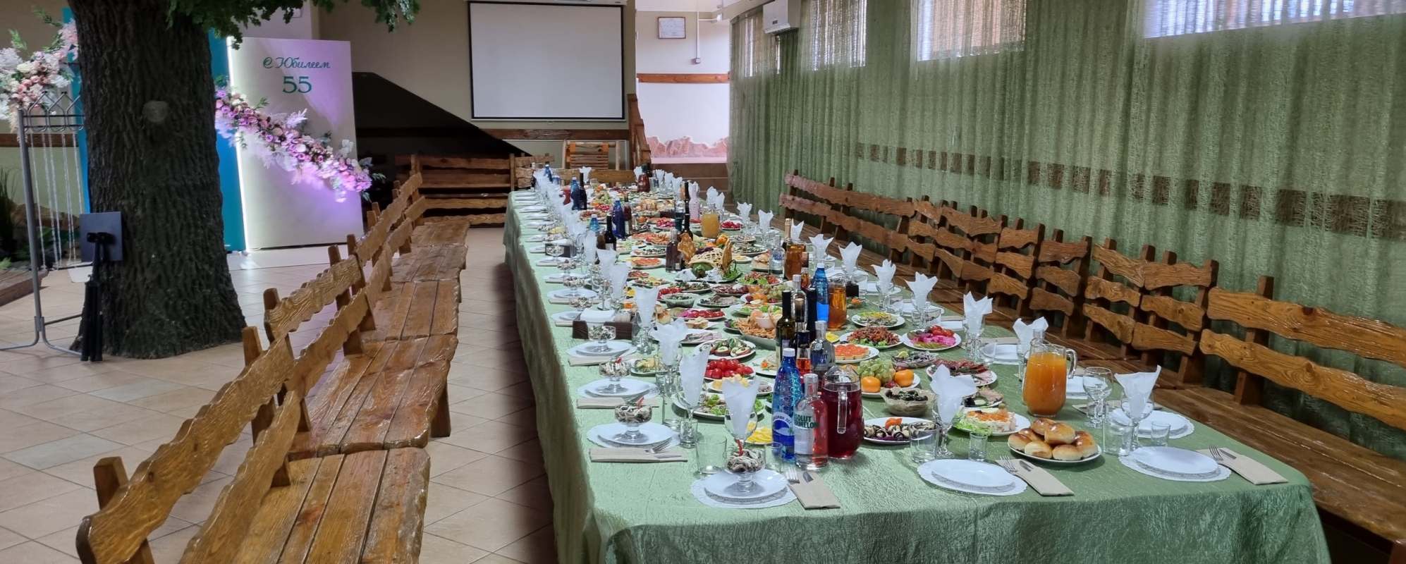 Фотографии банкетного зала Большой зал кафе Легенда