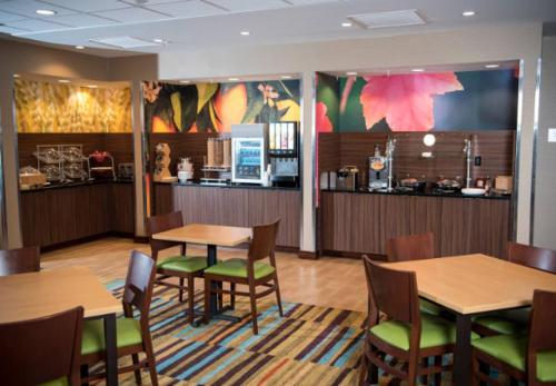 Фотография гостиницы Fairfield Inn & Suites by Marriott Cincinnati Uptown/University Area