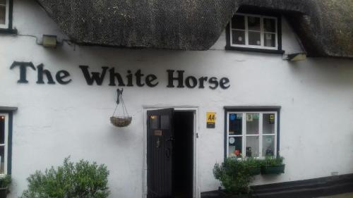 Фотография мини отеля White Horse Inn