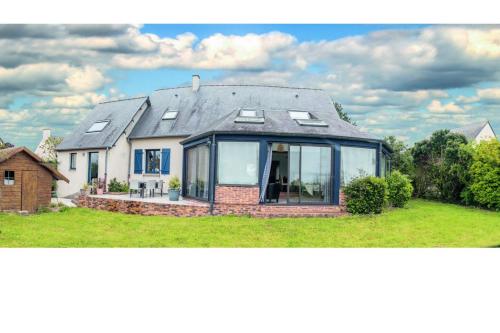 Фотография гостевого дома Maison de 5 chambres avec jardin clos et wifi a Courtils