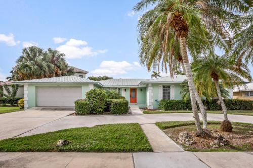 Фотография гостевого дома Marco Island Getaway