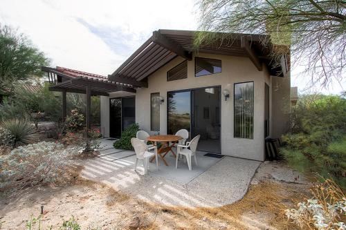 Фотография гостевого дома Borrego Springs House with Pool Table and Mtn Views!