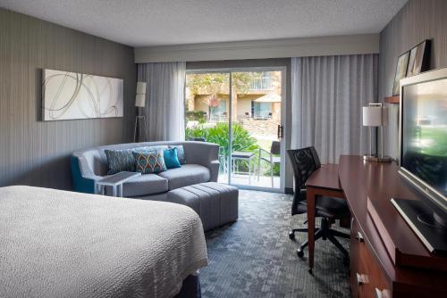 Фотография гостиницы Courtyard by Marriott San Mateo Foster City