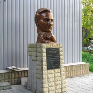 Фотография Памятник Н. Барабашову