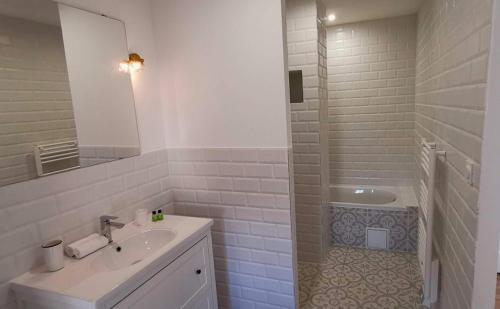 Фотография мини отеля LA CENTENAIRE GRUISSAN - Maison d'Hôte