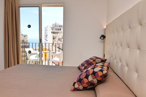 Фотография гостиницы Hotel Queens - Adults Only By Mc