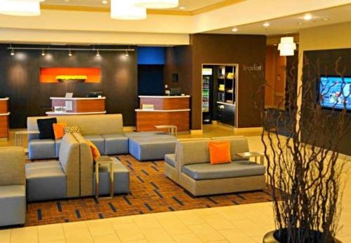 Фотография гостиницы Courtyard by Marriott Baldwin Park