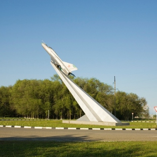 Фотография памятника Памятник Авиаторам самолёт МиГ-21