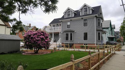 Фотография мини отеля Davis Square Inn