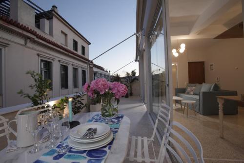 Фотография апарт отеля Live in Athens, PLAKA Suites