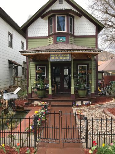 Фотография мини отеля Downtown B&B with Jacuzzi