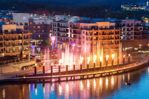 Фотография гостиницы Hilton Promenade Branson Landing