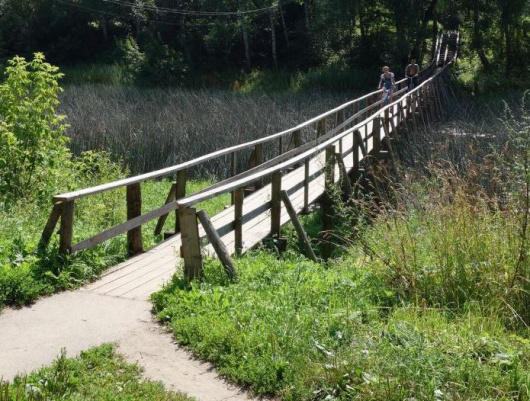 Фотографии достопримечательности 
            Деревянные пешеходные мостики