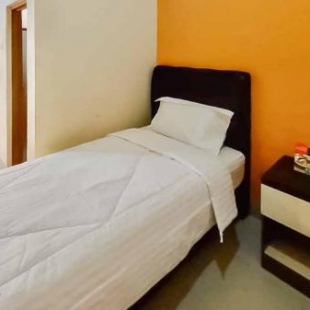 Фотография гостиницы RedDoorz @ Tinggede Area Palu