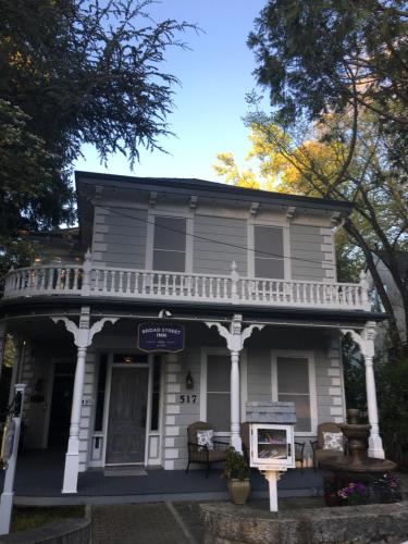 Фотография мини отеля Broad Street Inn