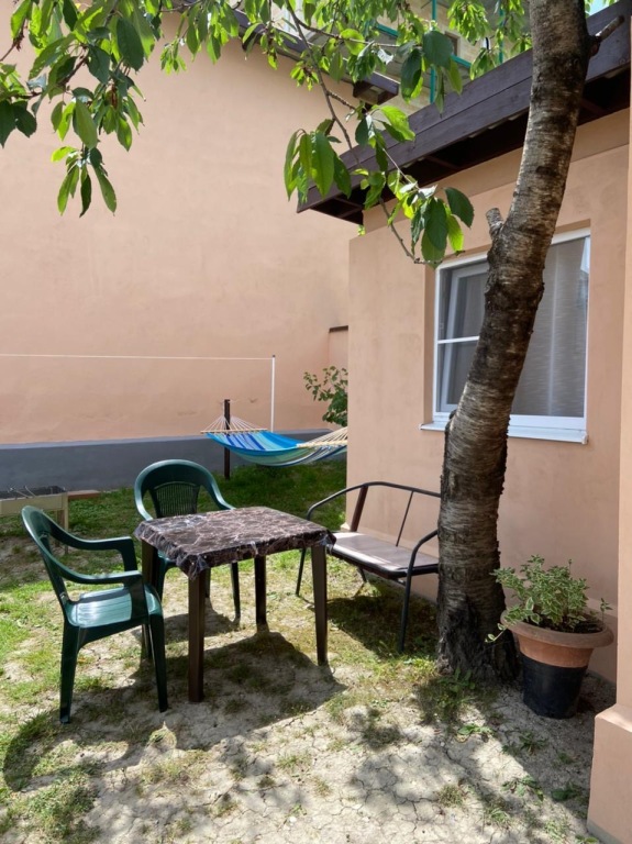 Фотография Коттеджа Частный дом Дом у моря в Мысхако,парковка, мангал , гамак, стол и стулья