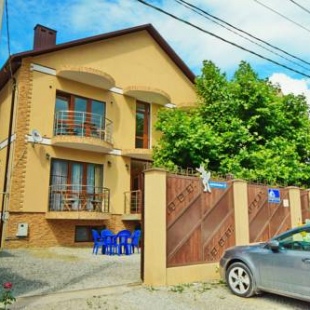 Фотография гостевого дома Абрикос