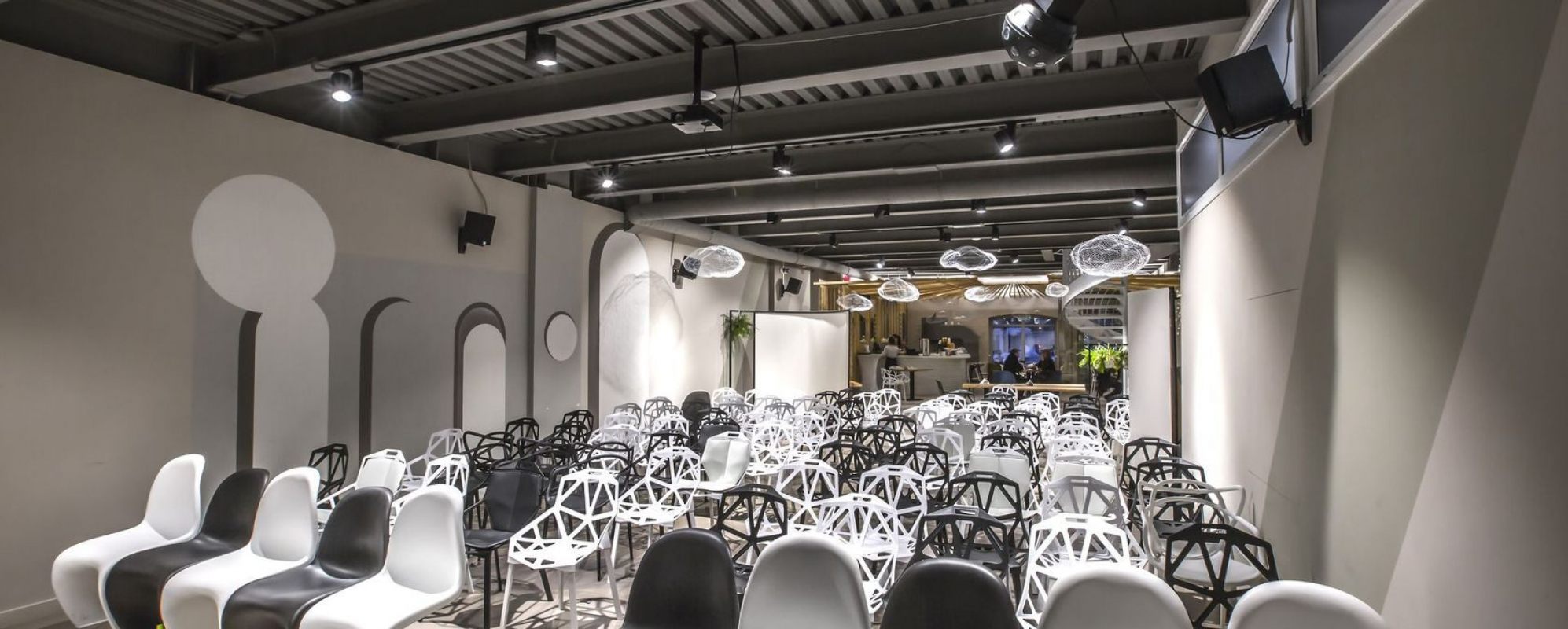 Фотографии конференц-зала Пространство Весна Белый зал