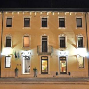 Фотографии гостиницы
Albergo Fontana Verona