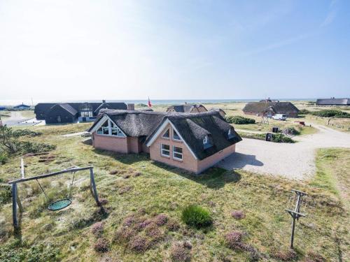Фотография гостевого дома Holiday home Blåvand CCXXIV