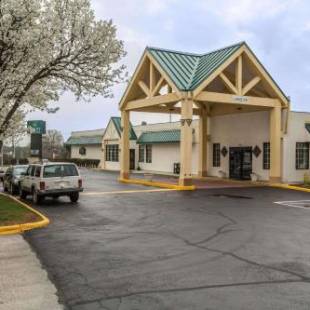 Фотографии гостиницы 
            Quality Inn & Suites Hanes Mall