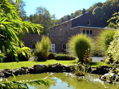Фотография гостевого дома Cozy Holiday home in Theux with Pond
