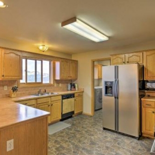 Фотография гостевого дома Buena Vista Home on about 7 Acres with Hot Springs Passes