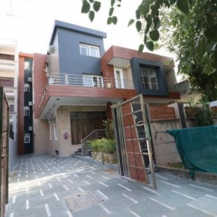 Фотография гостиницы Capital O 29330 Esscon House