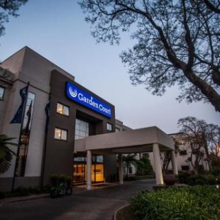 Фотография гостиницы Garden Court Hatfield