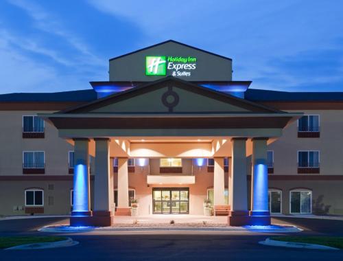 Фотография гостиницы Holiday Inn Express Hotel & Suites Antigo, an IHG Hotel