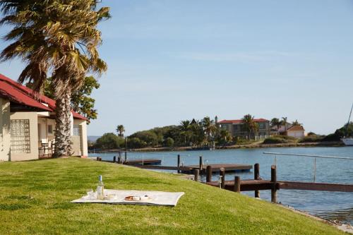 Фотография гостиницы First Group Port Owen Marina