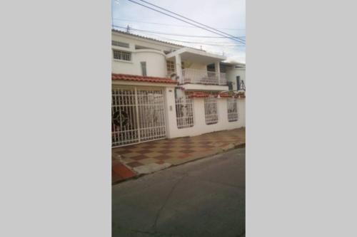 Фотографии гостевого дома 
            CASA BLANCA GIRARDOT