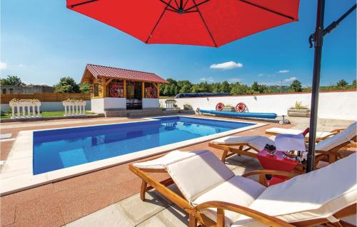 Фотография гостевого дома Awesome home in Gospic w/ Outdoor swimming pool, WiFi and Outdoor swimming pool