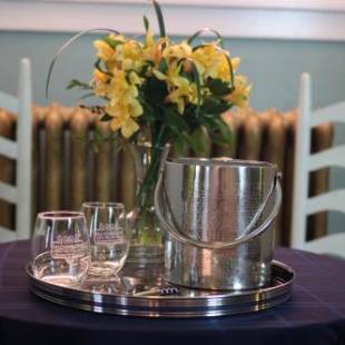 Фотографии мини отеля
Hilltop Manor B&B