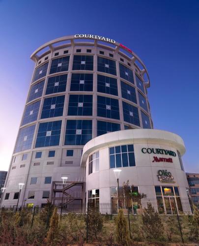 Фотография гостиницы Courtyard By Marriott Istanbul West