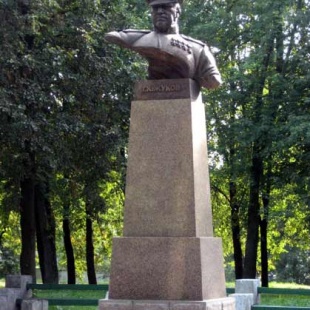 Фотография Памятник Г. Жукову