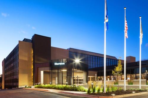 Фотография гостиницы Sheraton Bloomington