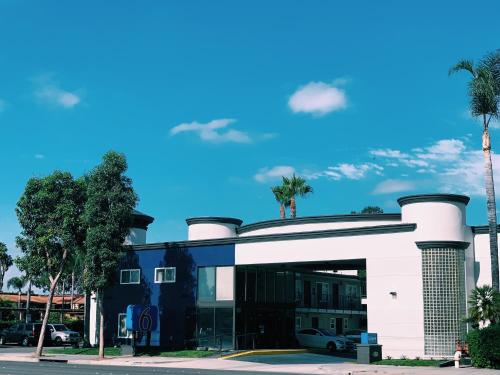 Фотография гостиницы Motel 6-Anaheim, CA - Convention Center